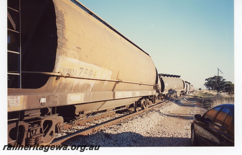 P19079
Dowerin - grain train derailment wagon XWBB 24758. GM line. 
