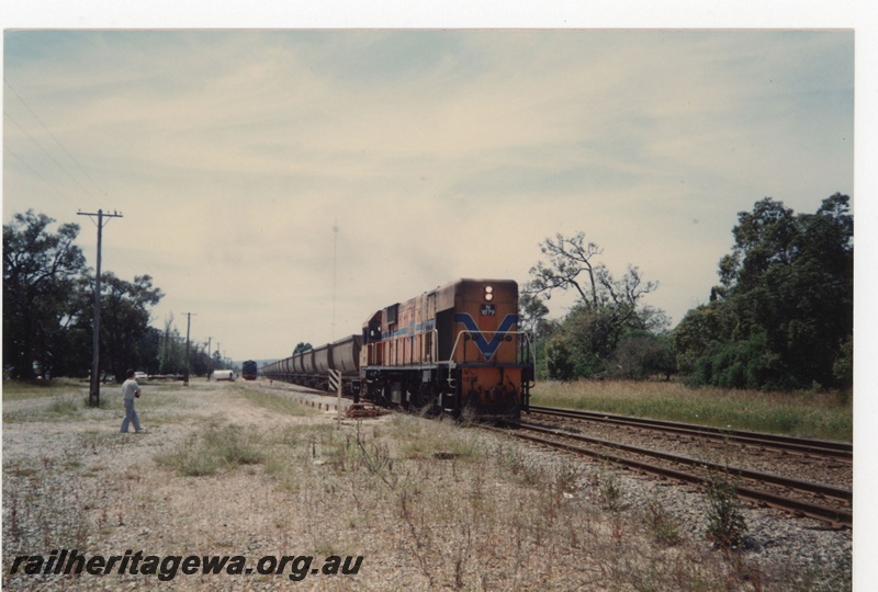 P19262
N class 1879, on goods train, steam loco, rail enthusiast, Mundijong, SWR line, side and front view
