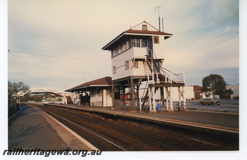 P19267
Signal box, station building, overhead footway, platforms, track, Subiaco, ER line, c1989
