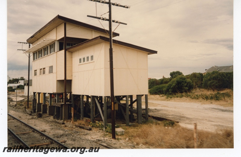 P19271
Signal box, North Fremantle, ER line, view from trackside
