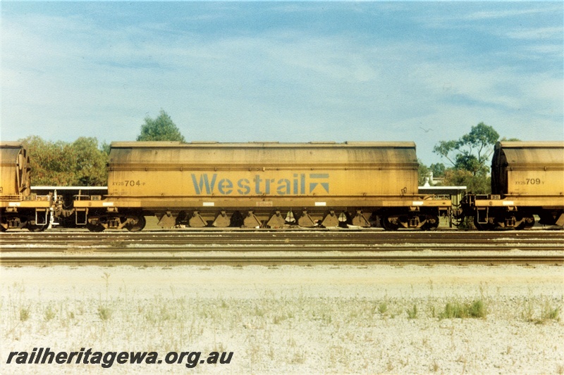 P19353
Westrail XY class 25704 hopper wagon, yellow livery with 
