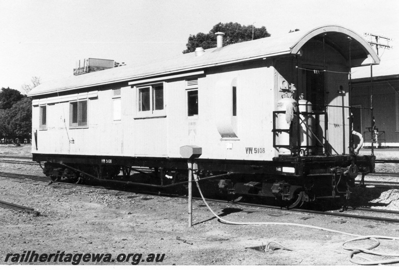P19368
VW class 5108, ex ZA class 174, white livery, Mundijong, SWR line, side and end view
