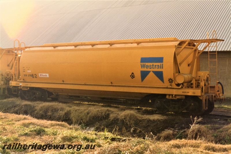 P19388
XW class 21863 grain hopper, yellow livery with a blue Westrail logo on the right hand end, Bellevue, side and end view
