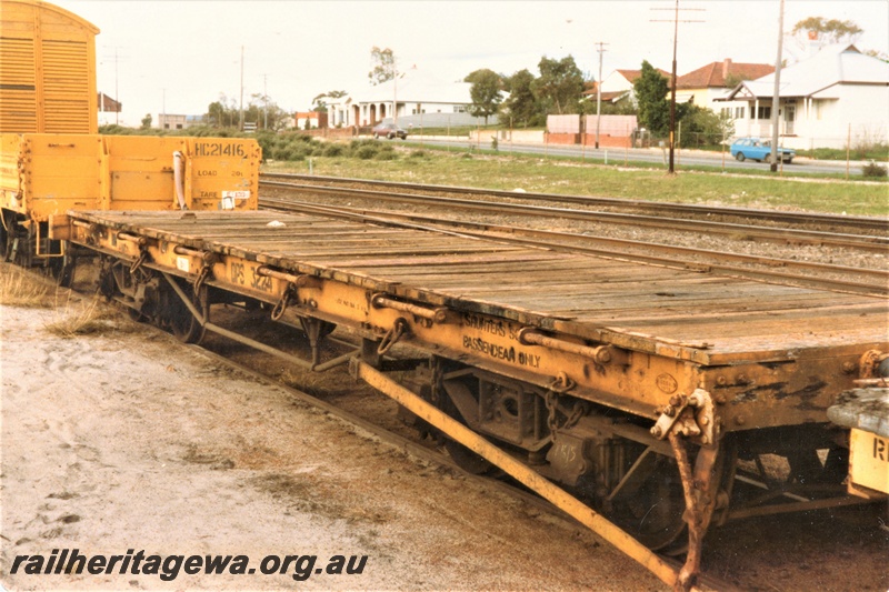 P19442
QPS class 3224, flat wagon, yellow livery, Bassendean Shunting School. Side and end view
