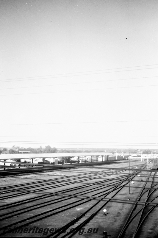 P19524
Station and yard, platform, canopy, points, sidings, signals, Kalgoorlie station, EGR line, elevated view
