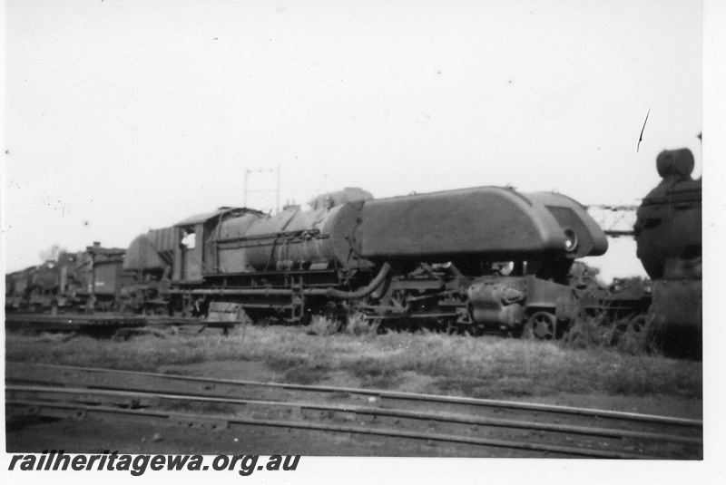 P19537
ASG class Garratt with shortened cowling, Midland Savage Yard, side and front view
