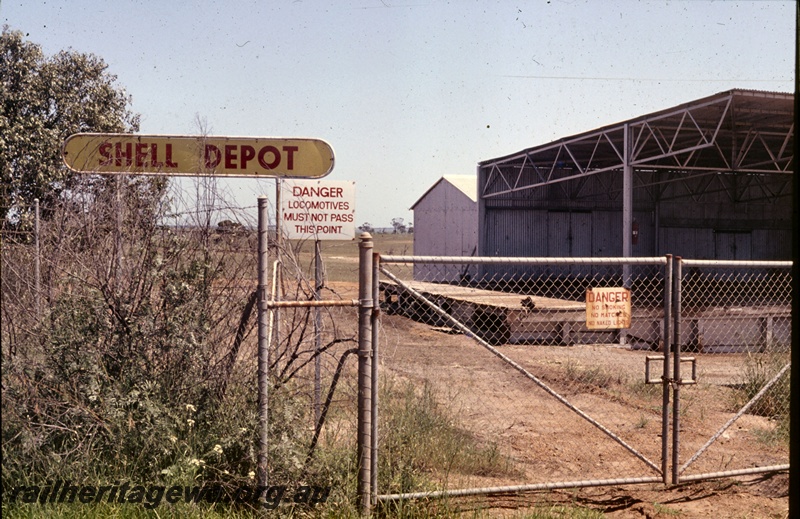 P19576
Shell depot, Goomalling, out of use, 