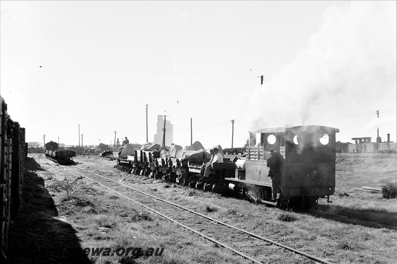 P19887
H class 18 hauling stone train for the construction of Bunbury breakwater. SWR line.
