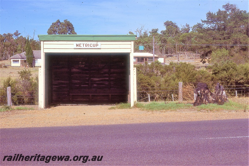 P19977
Shed, with nameboard, Metricup, BB line
