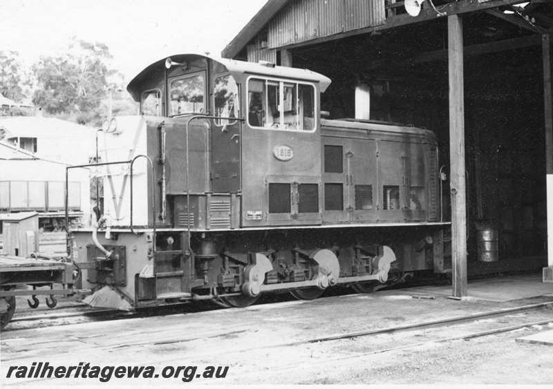P21647
TA class 1815, at loco shed, Albany, GSR line, end and side view
