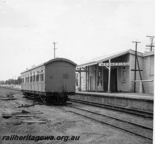 P21821
Workers van, platform, station building, tracks, Meckering, EGR, side and front view
