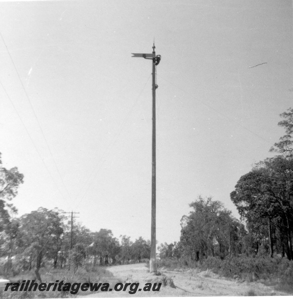 P21828
Semaphore signal, on tallest post in Western Australia, Perth Hills possibly Glen Forrest, ER line, view from ground level
