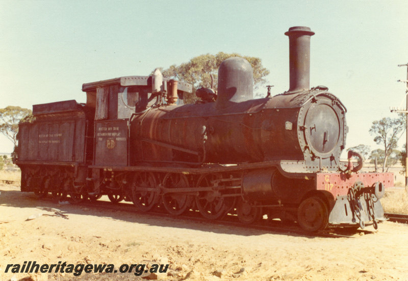 P21871
G class 117, as static exhibit, Merredin, EGR line, side and front view
