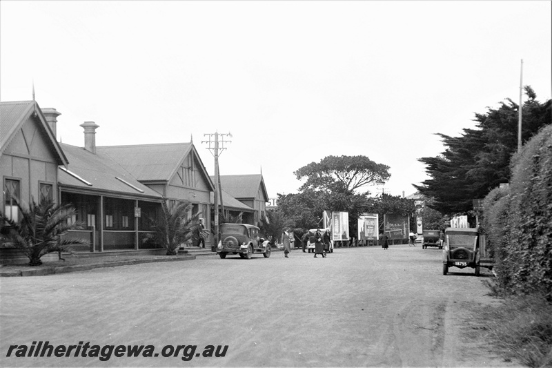 P21934
Station building, station forecourt, cars, Albany, GSR line, view from road level

