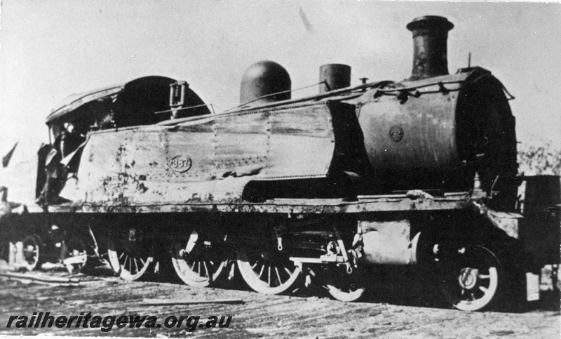 P21988
D class 387, 4-6-4 tank locomotive,  after being rerailed follllowing the Cape Horn accident  when hauling No. 42 Mixed Goods from Sawyers Valley, side and front view,  M line. 
