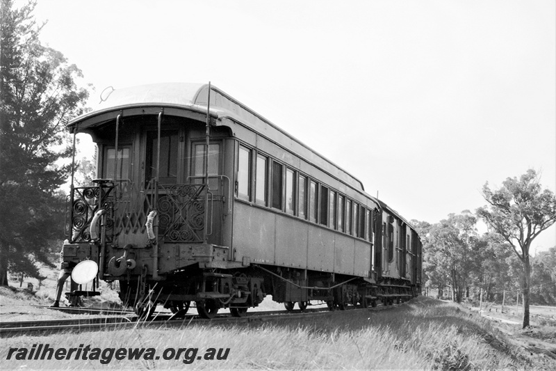 P22150
AL 40 Inspection Carriage on rear of No 31 goods near Mullalyup. PP line.

