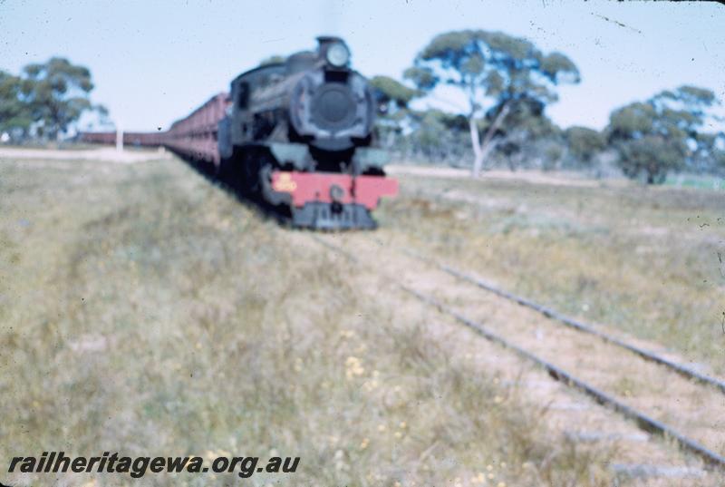T00132
W class, Unknown location, head on view, out of focus
