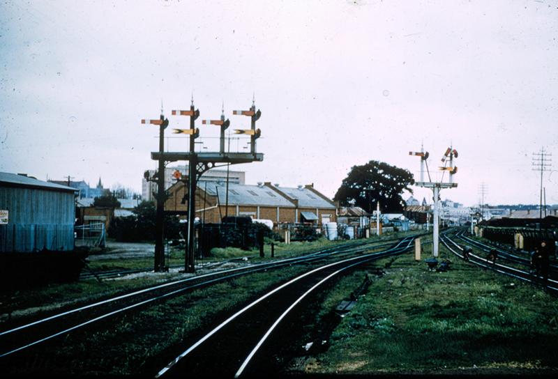 T00138
Signals, East Perth, ER line, looking west
