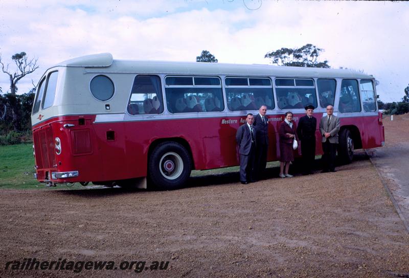 T00169
Railway Road Service bus with crew and passengers

