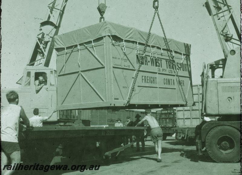 T00201
NF class wagon, freight container, being loaded onto wagon
