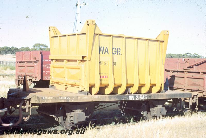 T00440
NW class wagon 21645, Iron Ore container No.2101, for transporting iron ore to Wundowie
