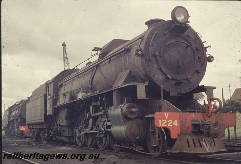 T02282
V class 1224, East Perth loco depot
