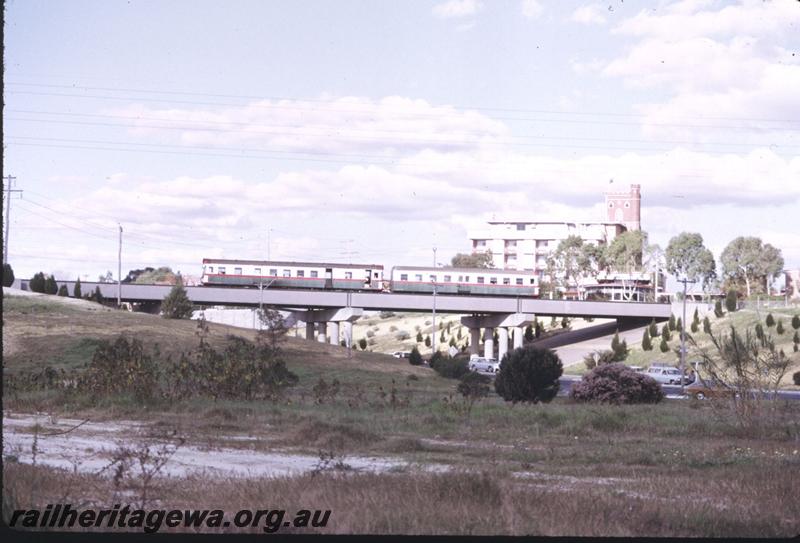 T02736
ADA/ADG railcar set, road underpass, Rivervale
