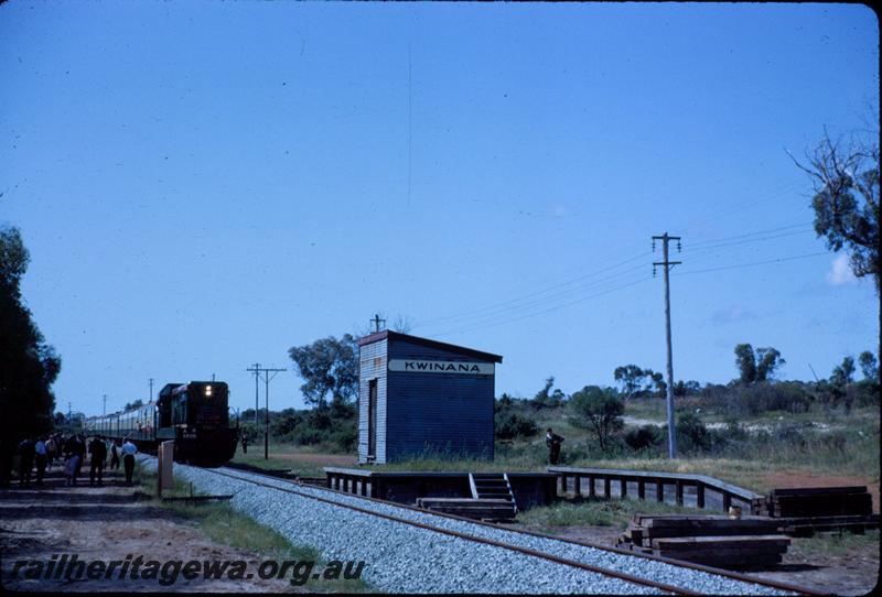 T03727
A class 1506, station building, Kwinana, ARHS tour train to Jarrahdale, shows station nameboard 
