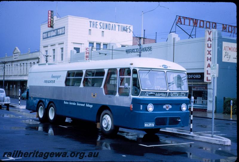 T03738
Railway Road Service bus No.DP76, Perth, side and front view
