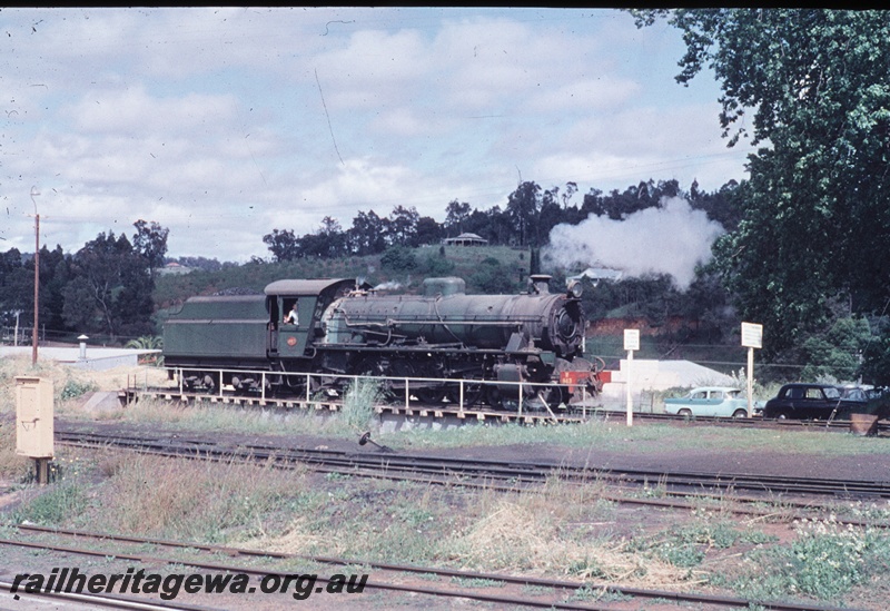 T04495
 W class 943 steam locomotive pictured on the turntable at Bridgetown, PP line, side view.
