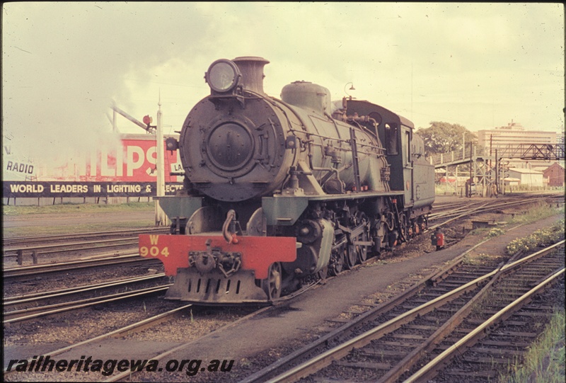 T04522
W class 904 steam locomotive at East Perth.
