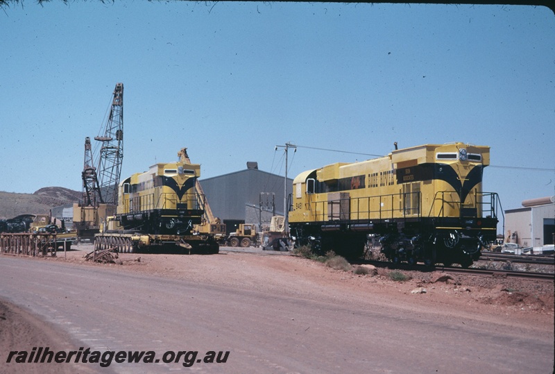 T04743
Cliffs Robe River (CRRIA) new locomotives M636 class 9421 and M636 class 9422 being placed on bogies at Cape Lambert wharf.
