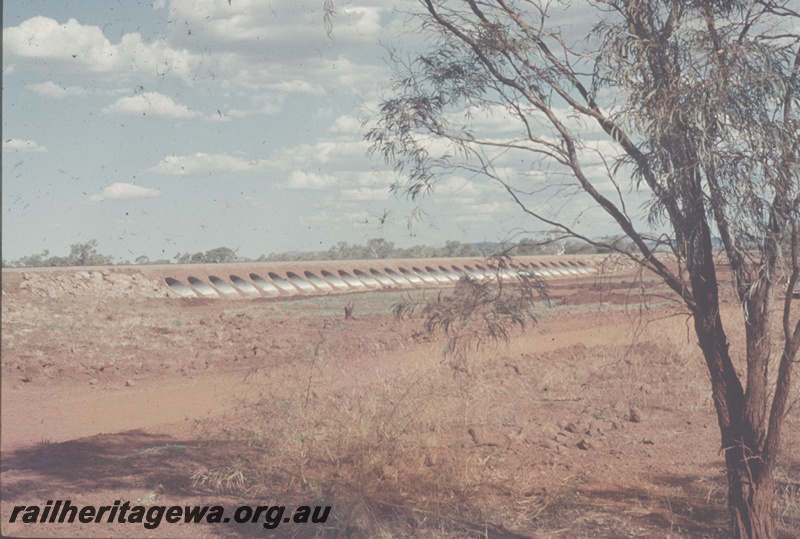 T04816
Hamersley Iron (HI) Fortescue River crossing - Armco culvert pipes
