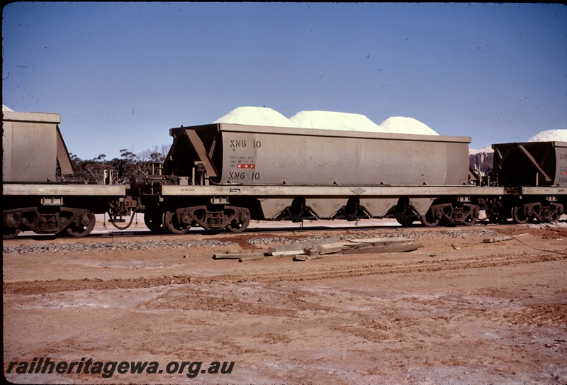 T05006
XNG class salt wagon 10, other XNG class wagons, wagon capacity 47 ton, fitted with Westinghouse brakes, side view
