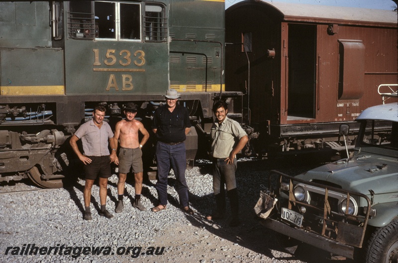 T05119
AB class 1533, van, ballast crew comprising Don Caporn (driver), Mat Dillon (guard), Fred Green (Fireman) and Pilot posing in front of loco, Toyota truck licence no UQC249, Salmon Gums, CE line
