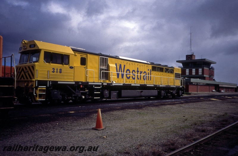 T05411
Q class 318 in Westrail yellow livery with 