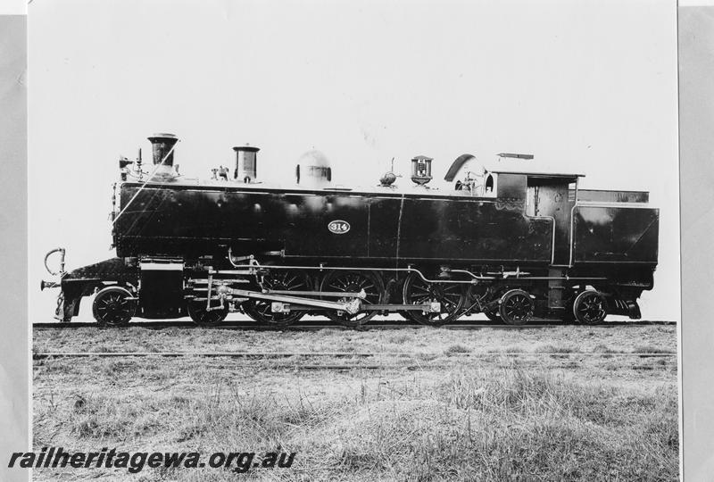 P00020
DM class 314, renumbered DM class 581 on 20th September 1945, side view.
