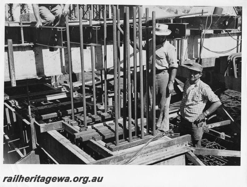 P00055
18 of 98 images showing views and aspects of the construction of the steel girder bridge with concrete pylons across the Swan River at North Fremantle.
