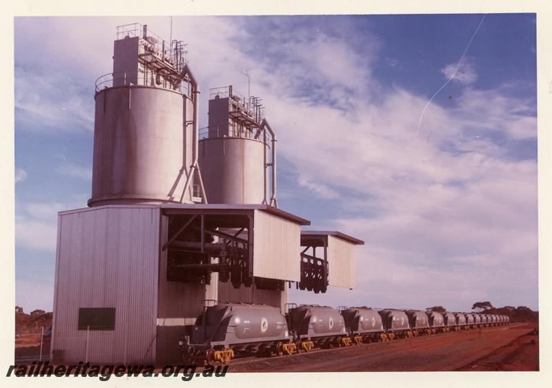 P00212
WN class nickel concentrate tankers, nickel bins, West Kalgoorlie
