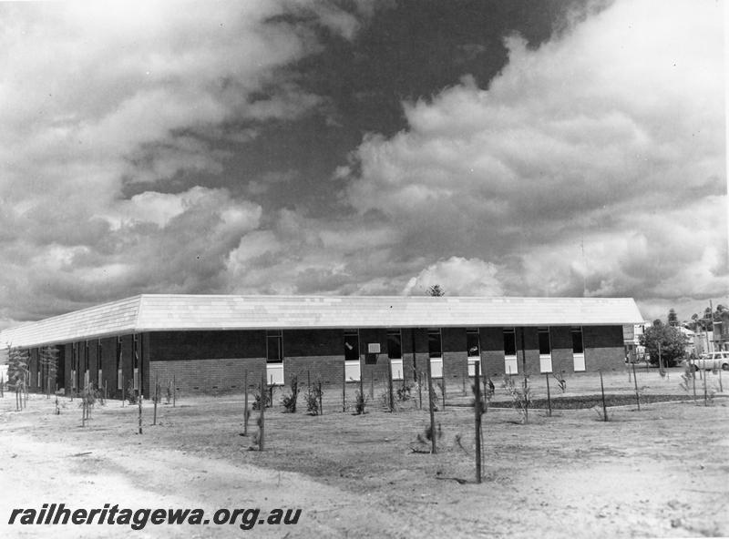 P00218
New administration building at Bunbury
