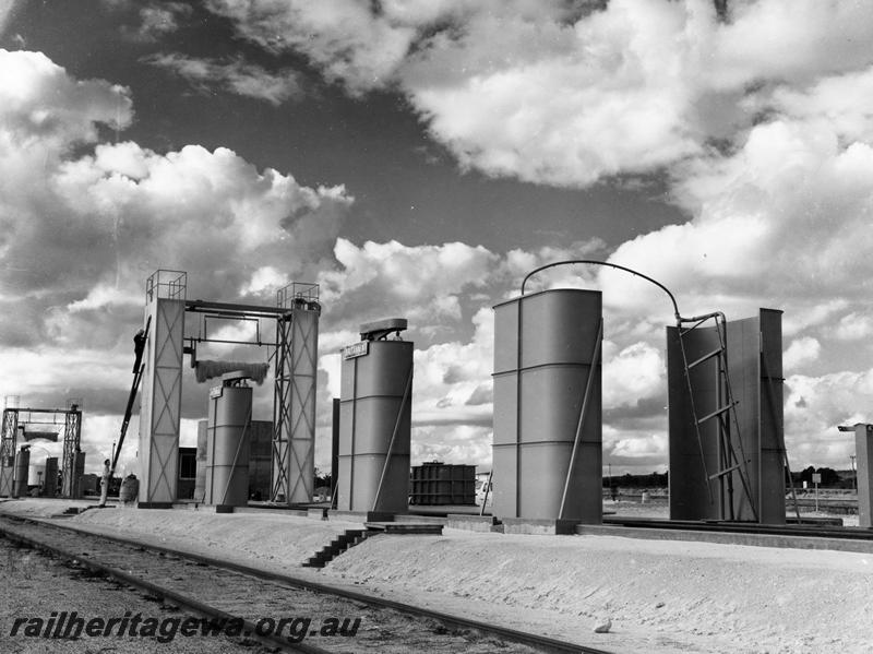 P00264
Coach washing plant, Forrestfield Yard, overall view
