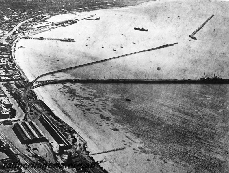 P00295
Jetty, railway yards, Geraldton, NR line, aerial view
