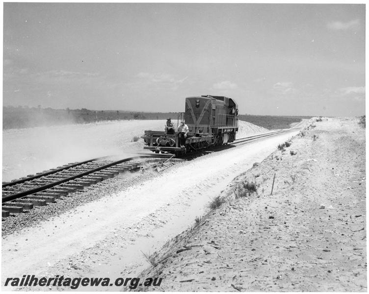 P00330
A class, ballast sled, trackwork on the Eneabba railway, same as P4425
