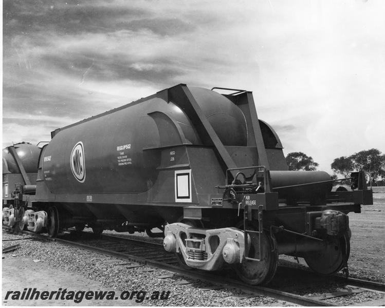 P00335
WN class 502 nickel tanker, West Kalgoorlie, side and end view, circular 