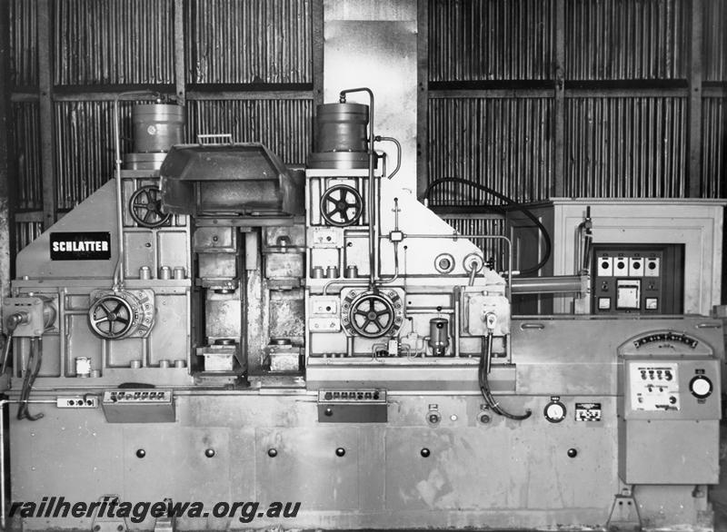 P00367
Butt Welding machine, Midland Workshops, side view
