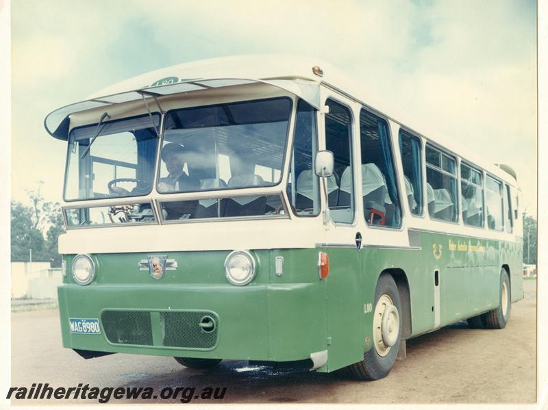 P00455
Railway Road Service Leyland bus No.L80, front and side view
