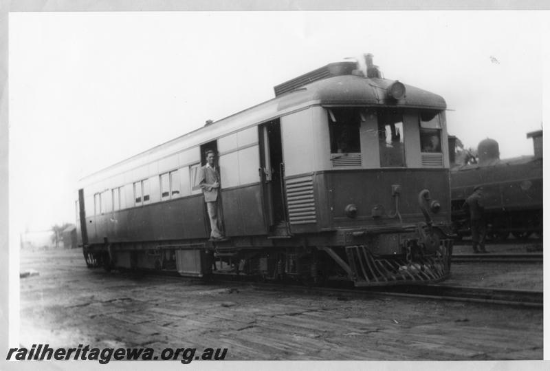 P00470
ASA class 445 Sentinel steam railcar, East Perth, side and front view
