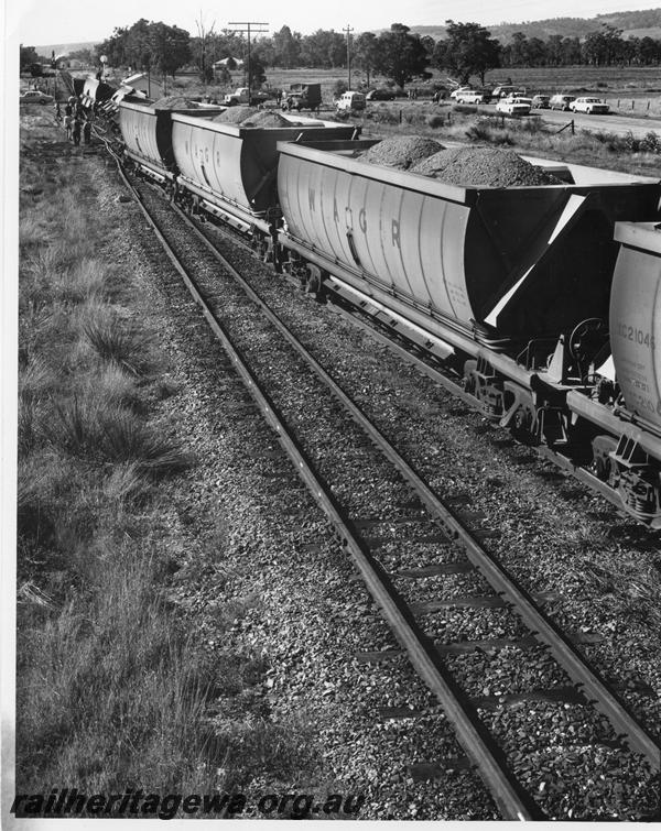 P00480
XBC class bauxite hoppers, derailed at Mundijong, SWR line, view along the train with XC class hoppers in the foreground, in the sequence with P00447-P00450
