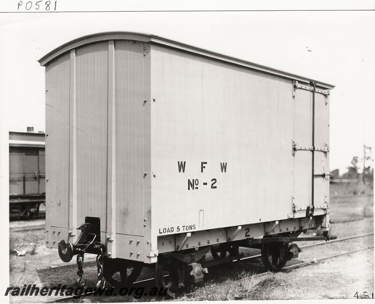 P00581
E class cool storage van lettered 