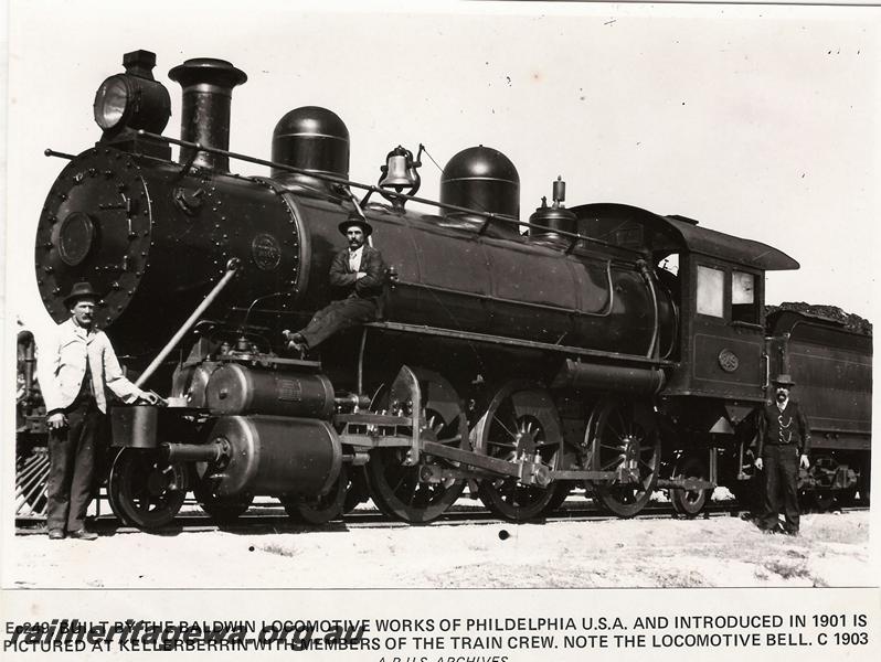 P00654
EC class 249 with crew, front and side view,, Kellerberrin, EGR line, c1903
